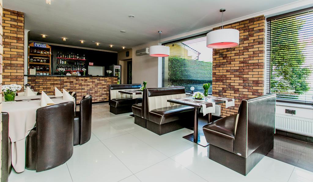 Hotel Twins Warsaw Ngoại thất bức ảnh