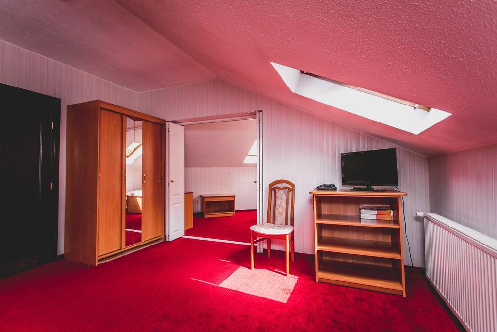 Hotel Twins Warsaw Ngoại thất bức ảnh