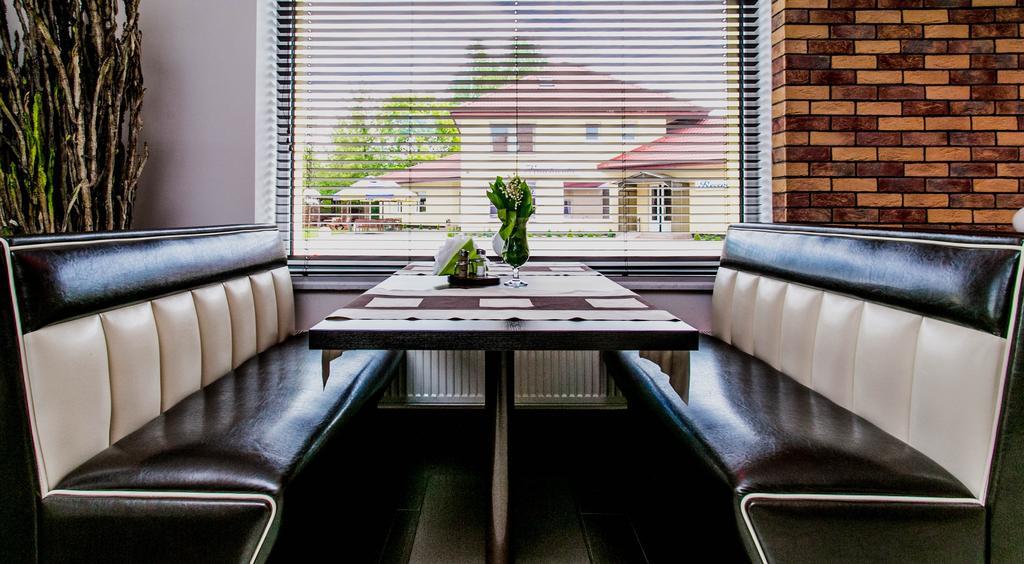 Hotel Twins Warsaw Ngoại thất bức ảnh